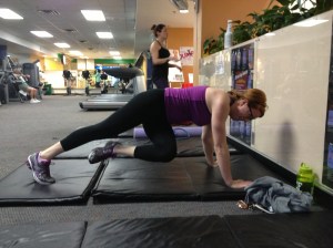 Doireann snapped this great pic of Anna May twisting it up in a classic plank/side twist combo.